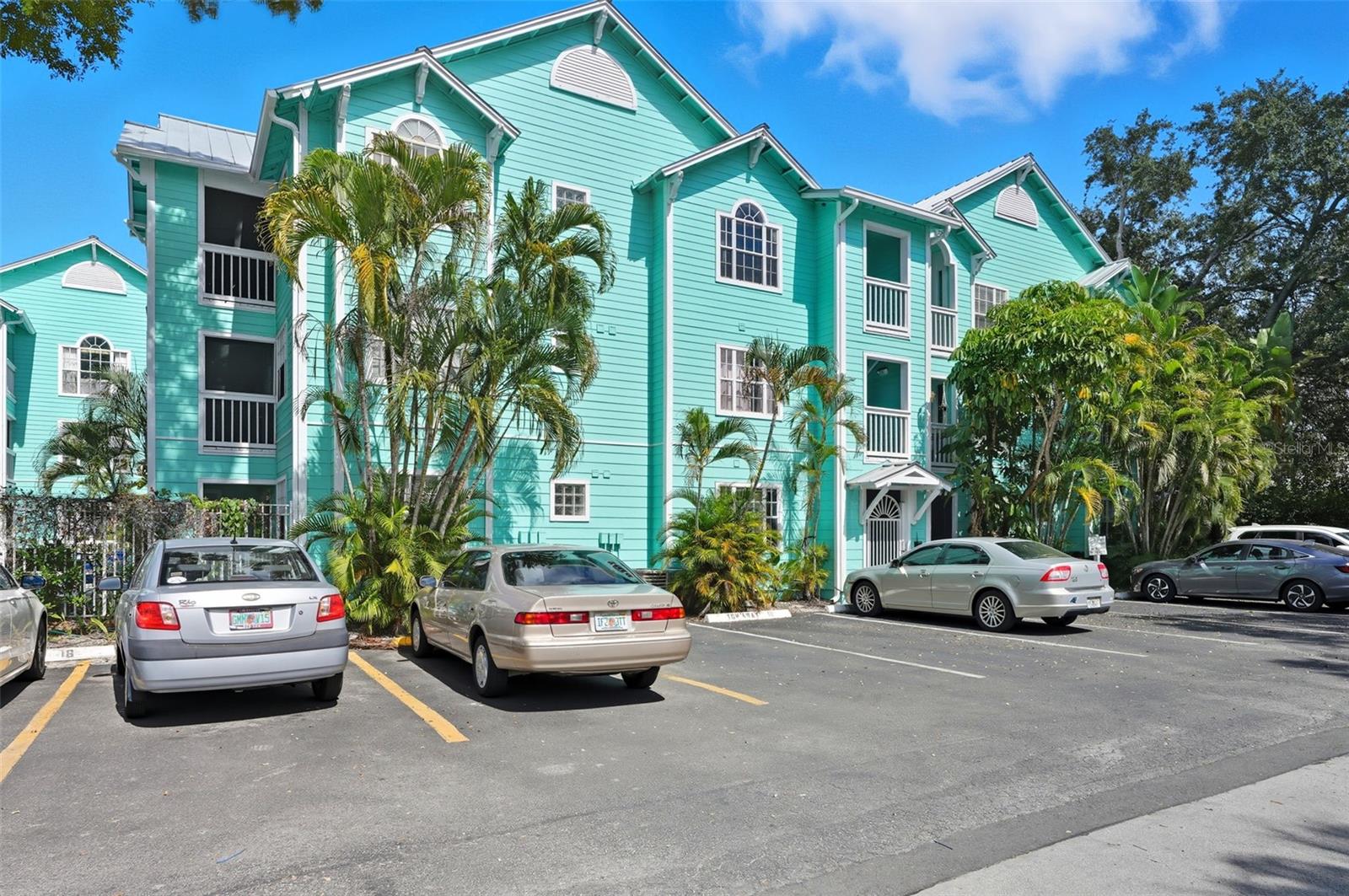 MALLORY SQUARE A CONDO - Residential Lease