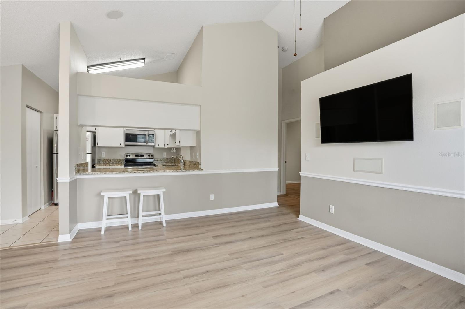MALLORY SQUARE A CONDO - Residential Lease