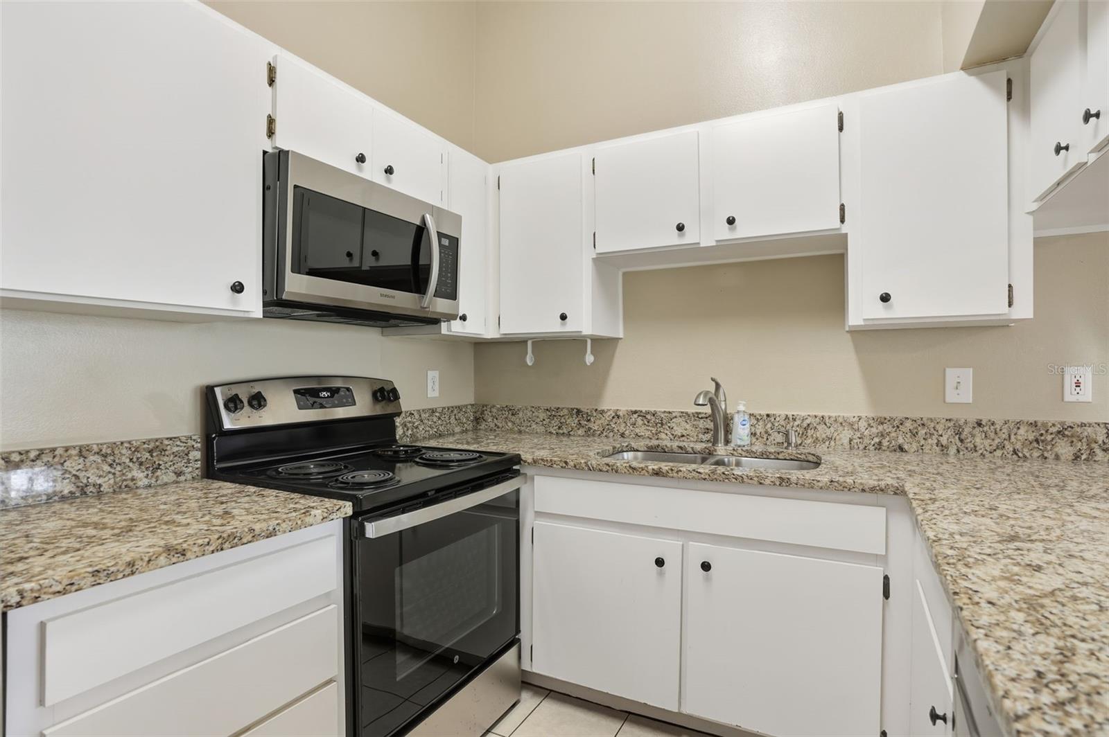 MALLORY SQUARE A CONDO - Residential Lease