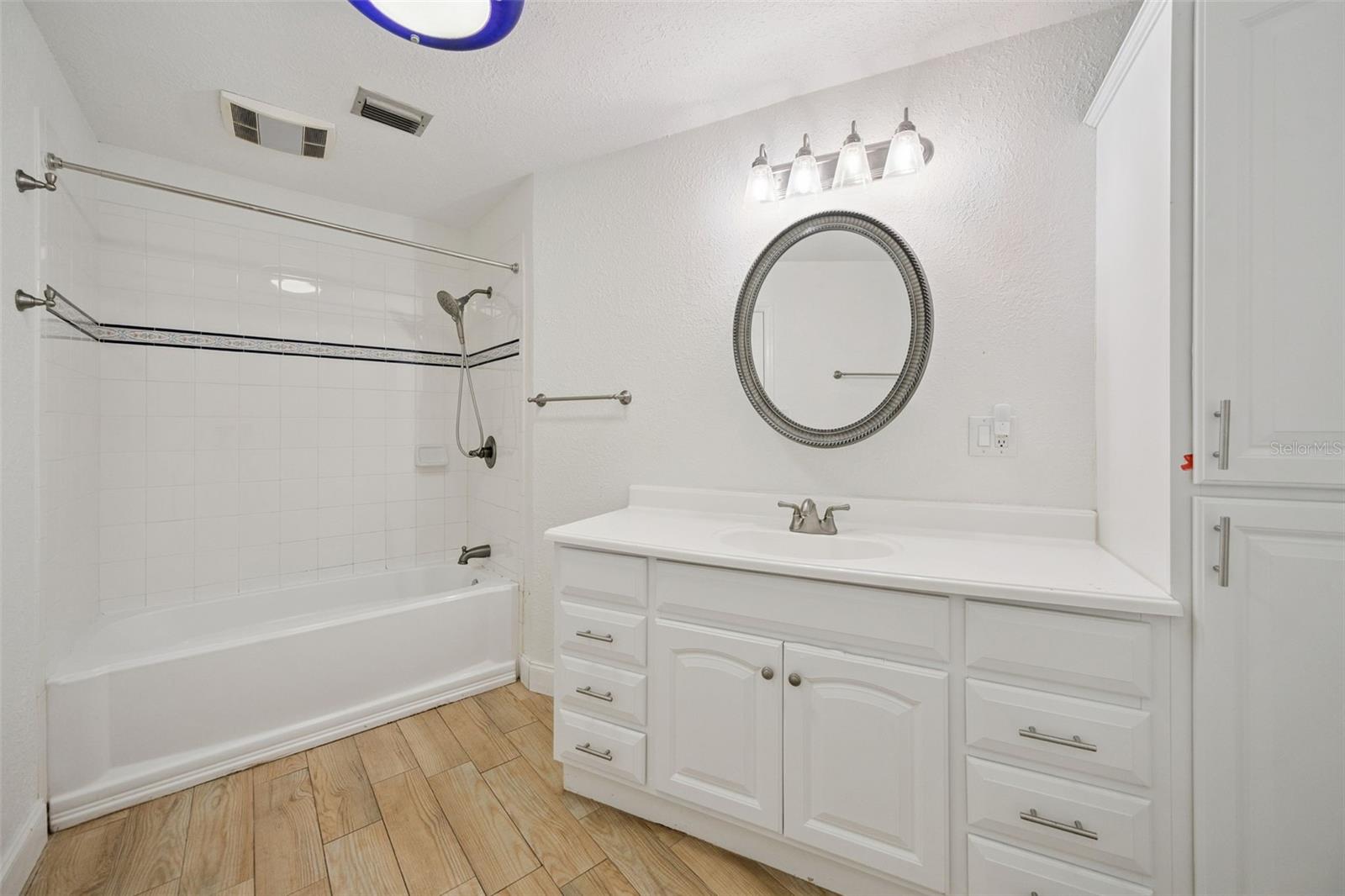 SWEETWATER OAKS SEC 14 - Residential