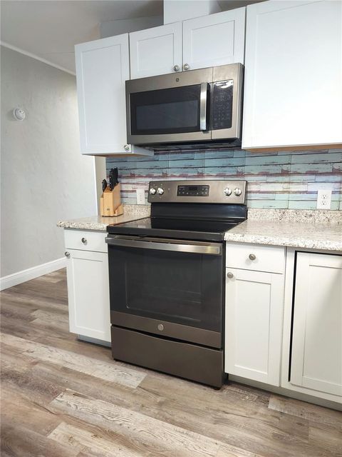 Tiny photo for 10915 NE 222nd Street, Fort Mccoy, FL 32134 (MLS # OM720034)