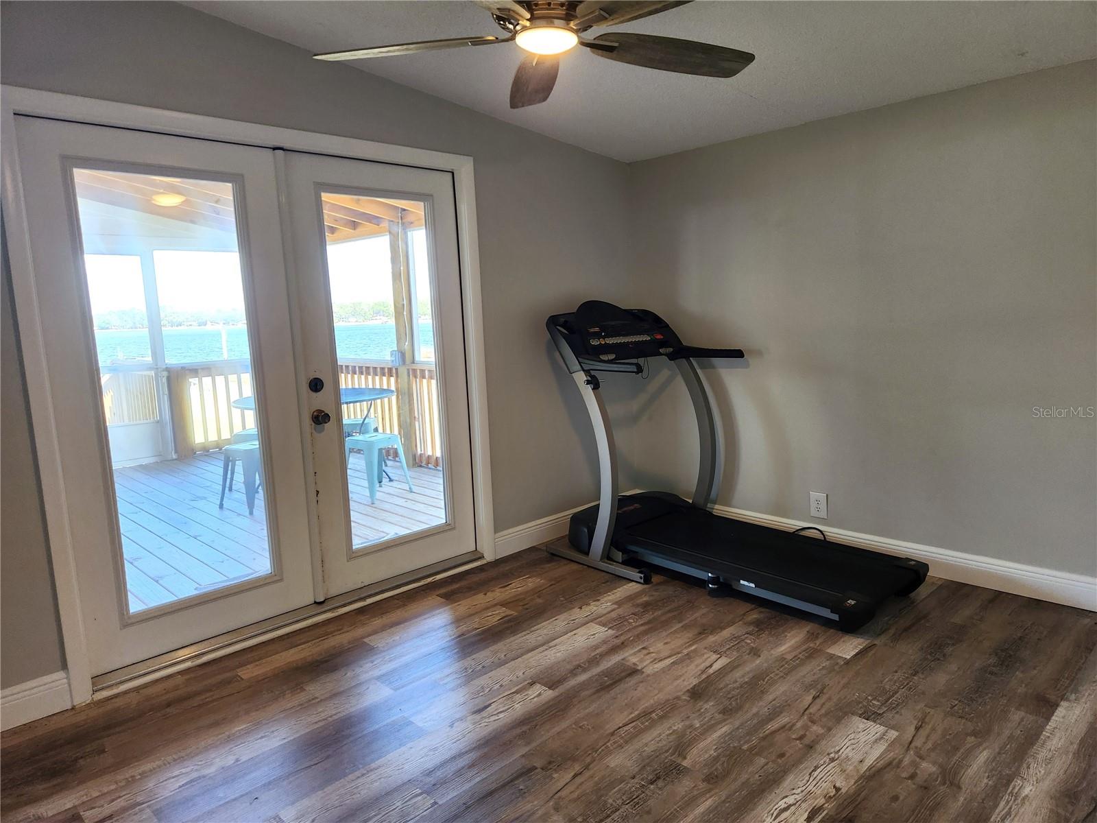 ISLAND LAKE TERRACE - Residential