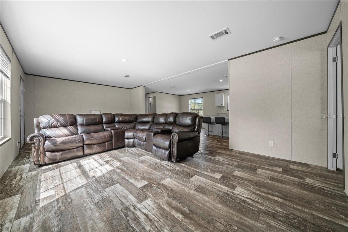 TRIPLE CROWN FARMS UN 11 - Residential