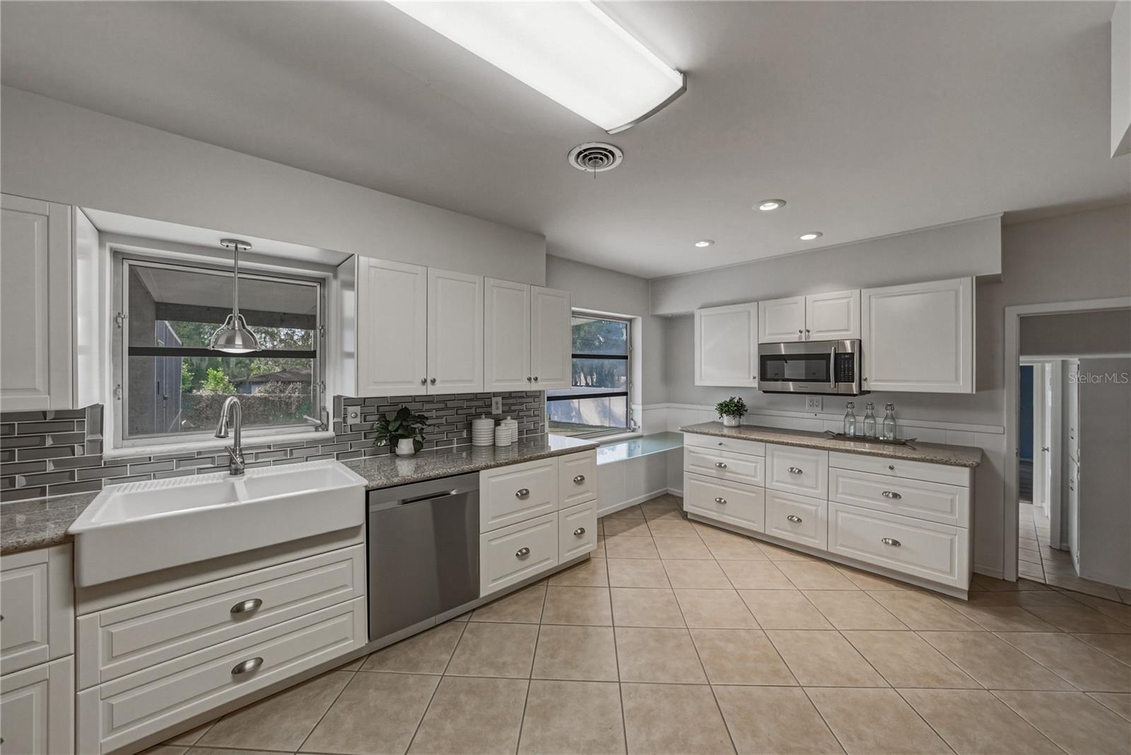 LAUREL HILL - Residential