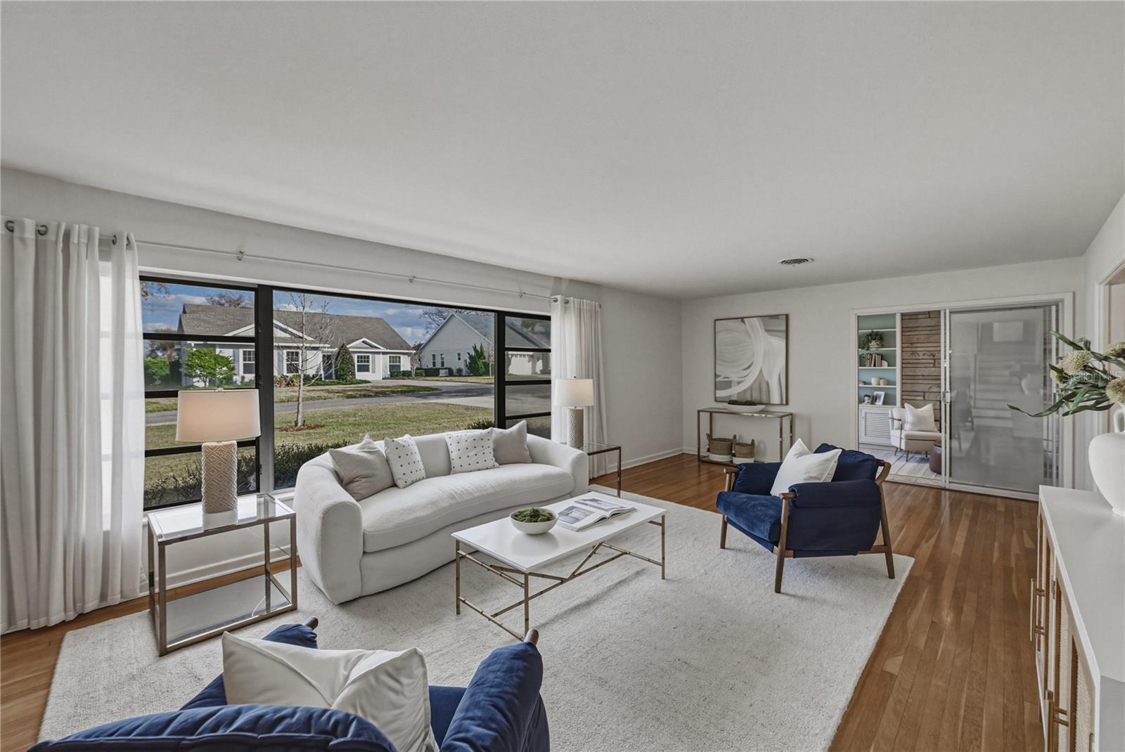 2215 WOODBINE AVENUE