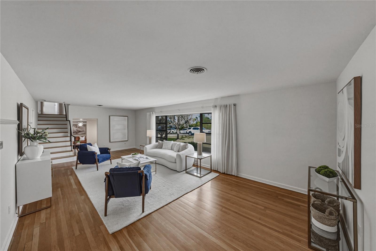 2215 WOODBINE AVENUE