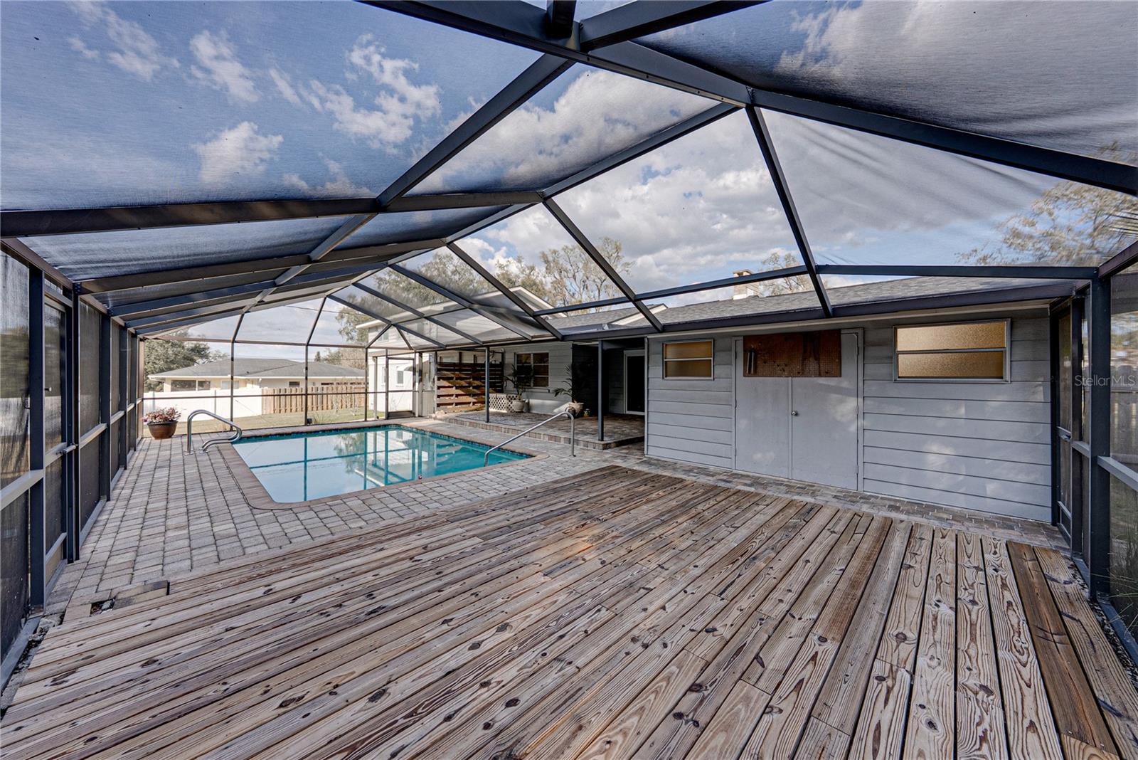 LAUREL HILL - Residential