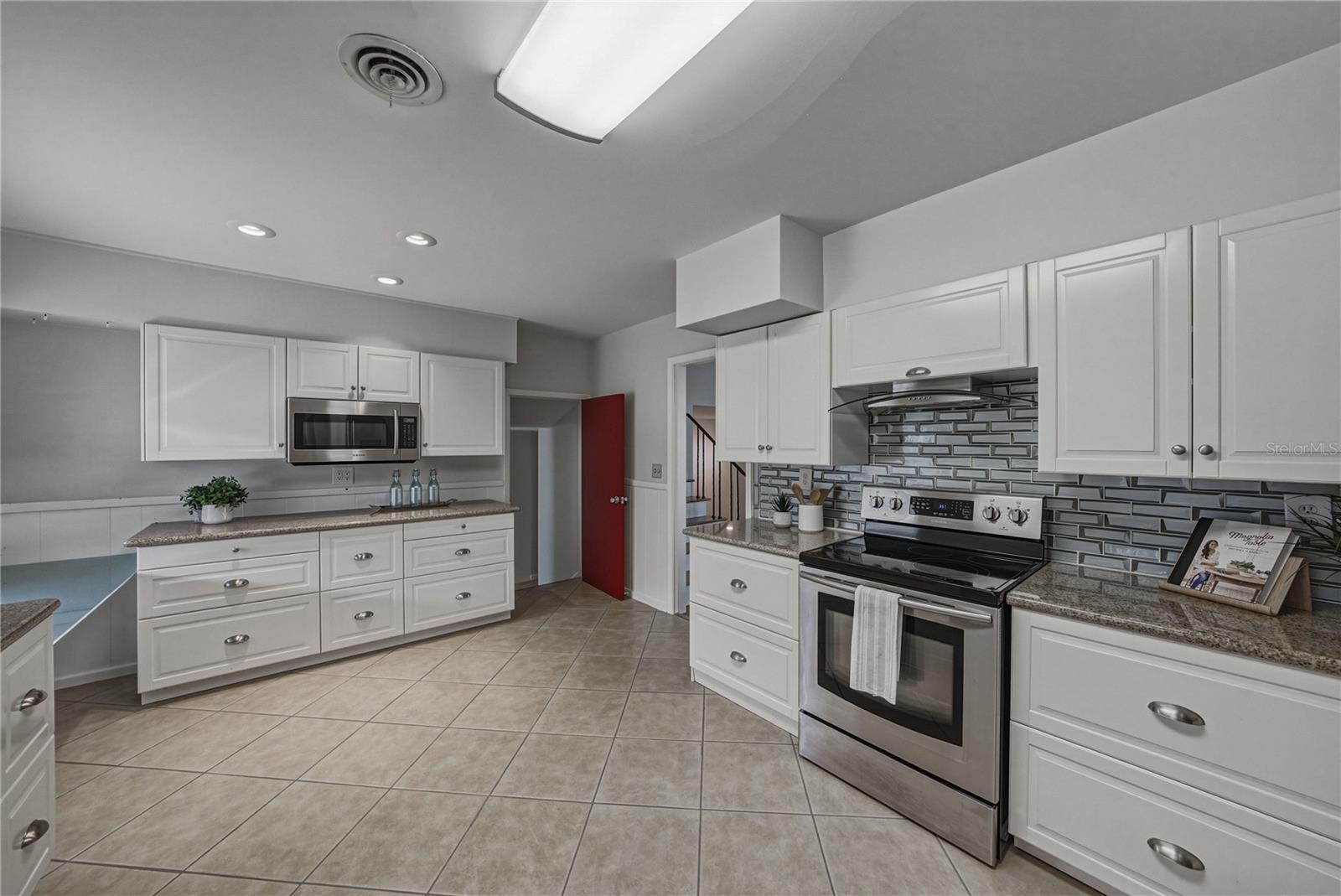 LAUREL HILL - Residential