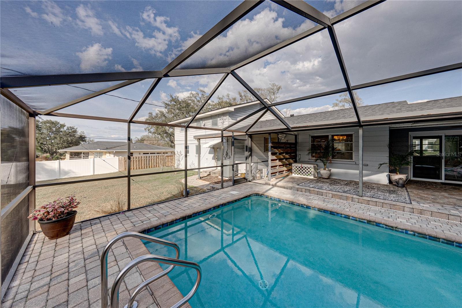 LAUREL HILL - Residential