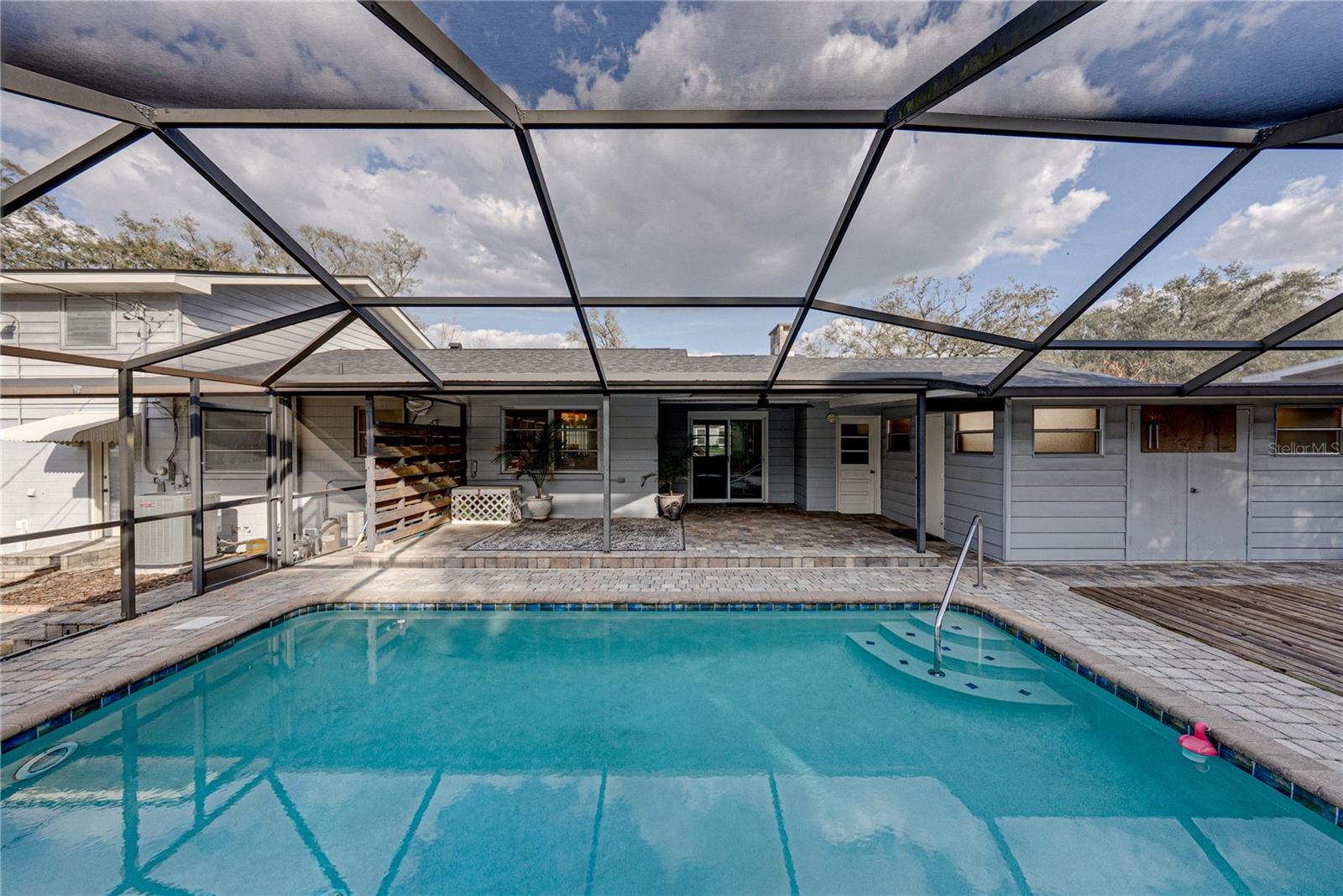 LAUREL HILL - Residential