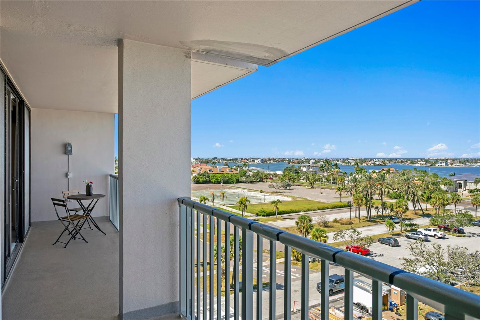 TREASURE ISLAND TENNIS & YACHT CLUB - Residential