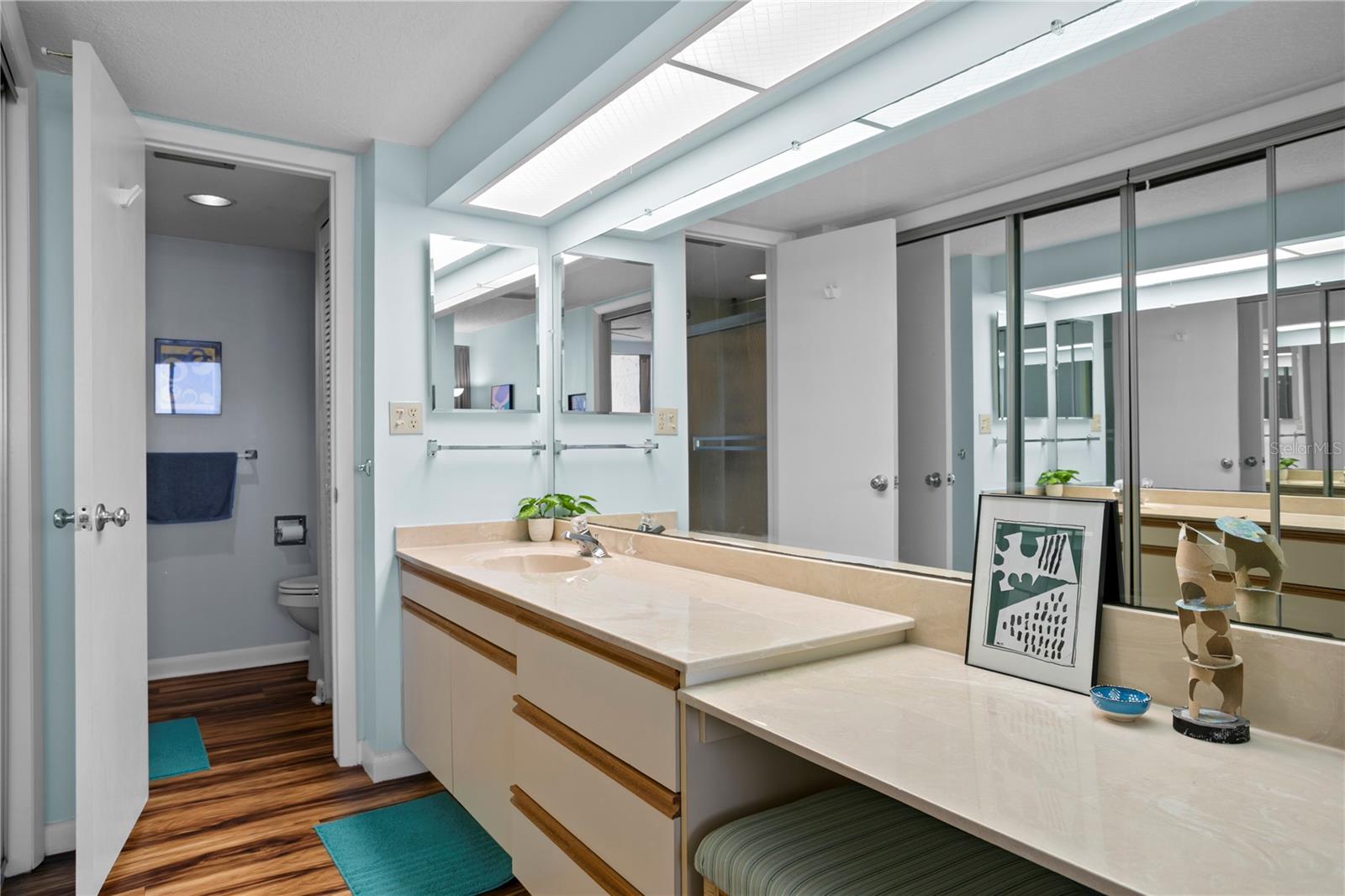 TREASURE ISLAND TENNIS & YACHT CLUB - Residential