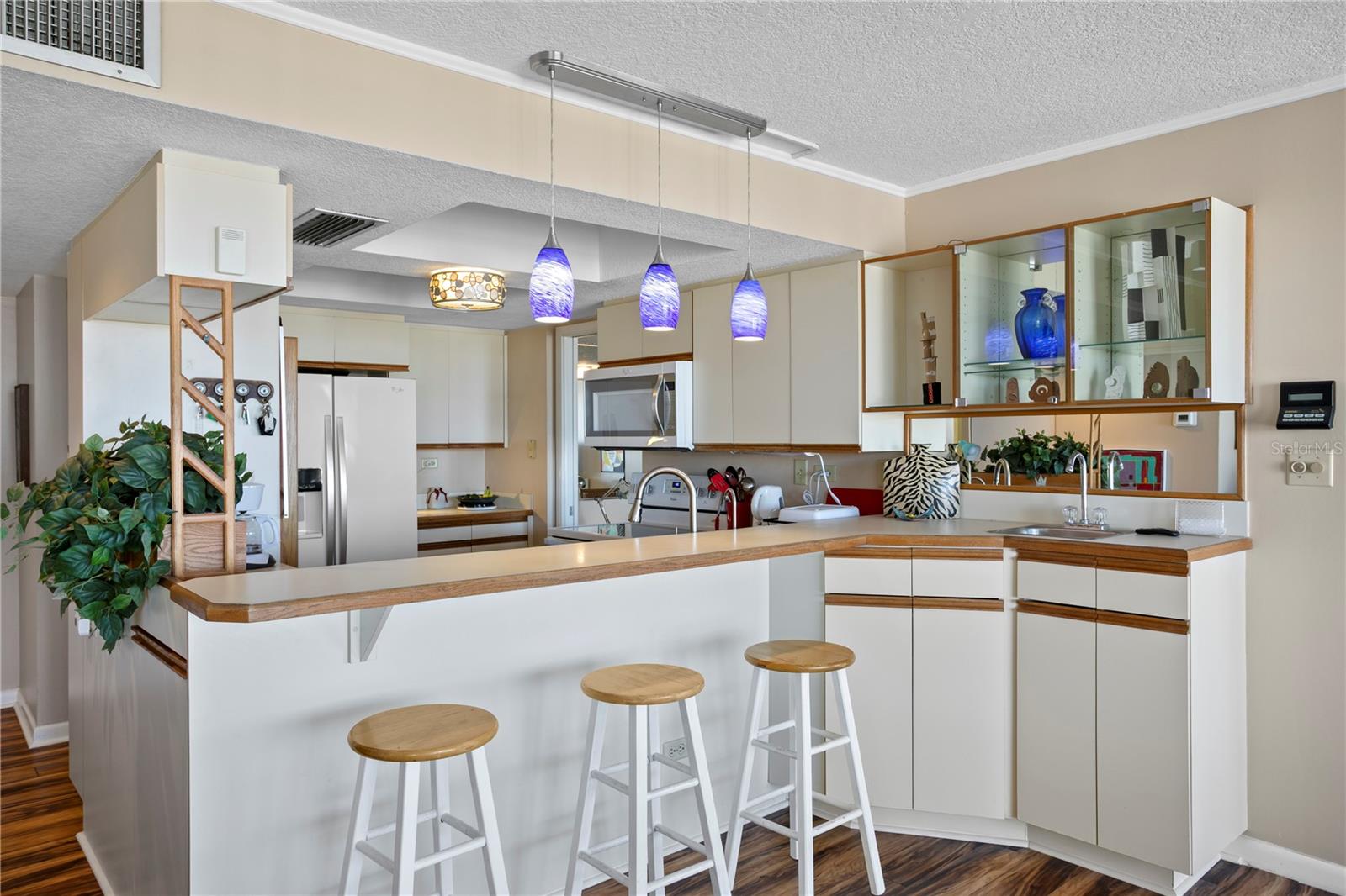 TREASURE ISLAND TENNIS & YACHT CLUB - Residential