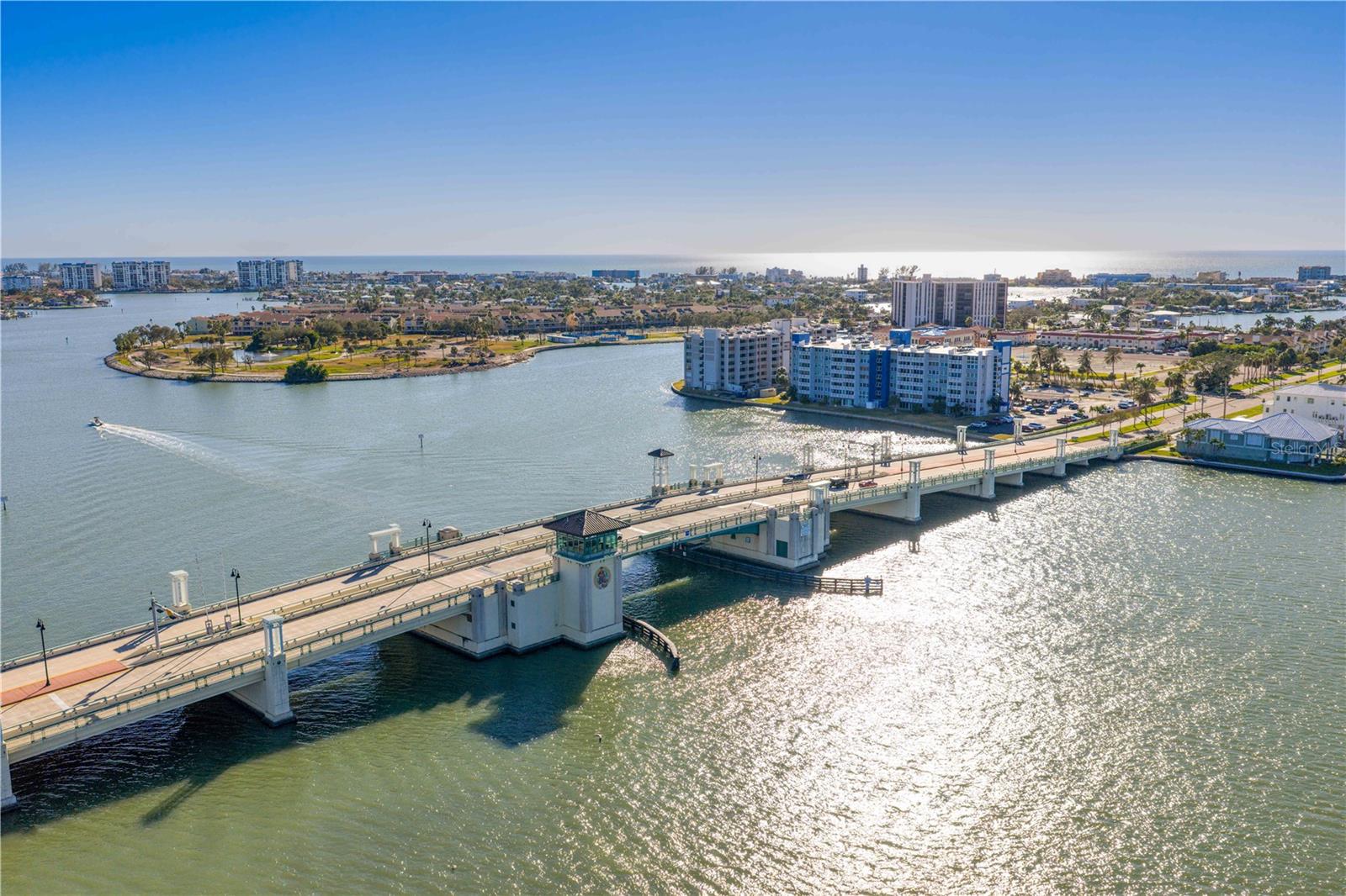 TREASURE ISLAND TENNIS & YACHT CLUB - Residential