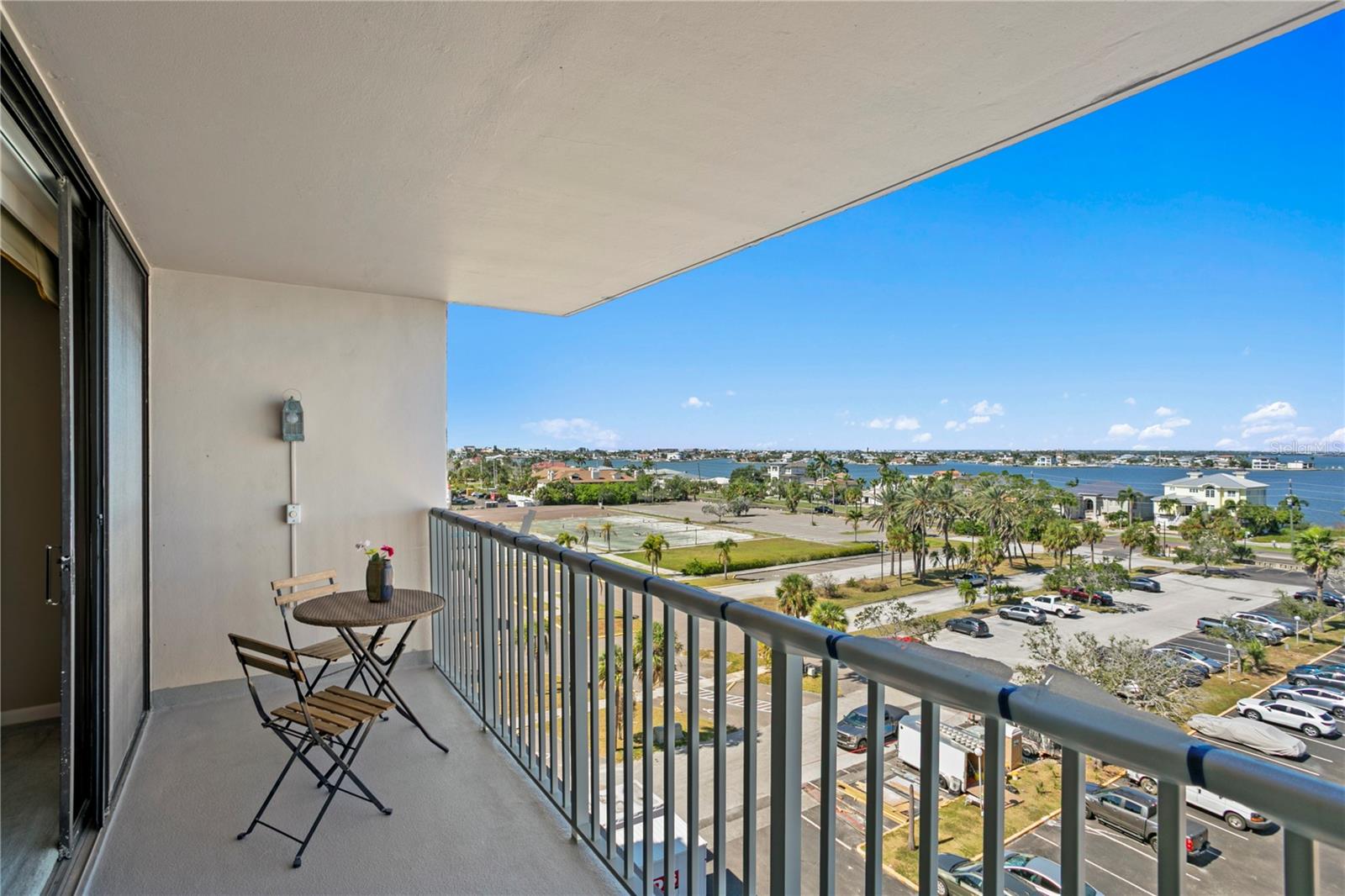 TREASURE ISLAND TENNIS & YACHT CLUB - Residential