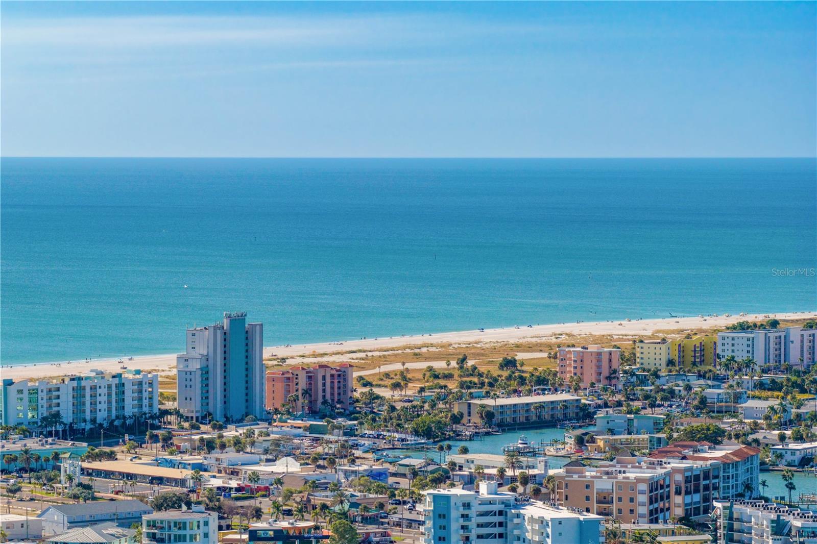 TREASURE ISLAND TENNIS & YACHT CLUB - Residential