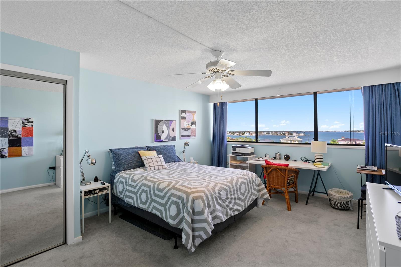 TREASURE ISLAND TENNIS & YACHT CLUB - Residential