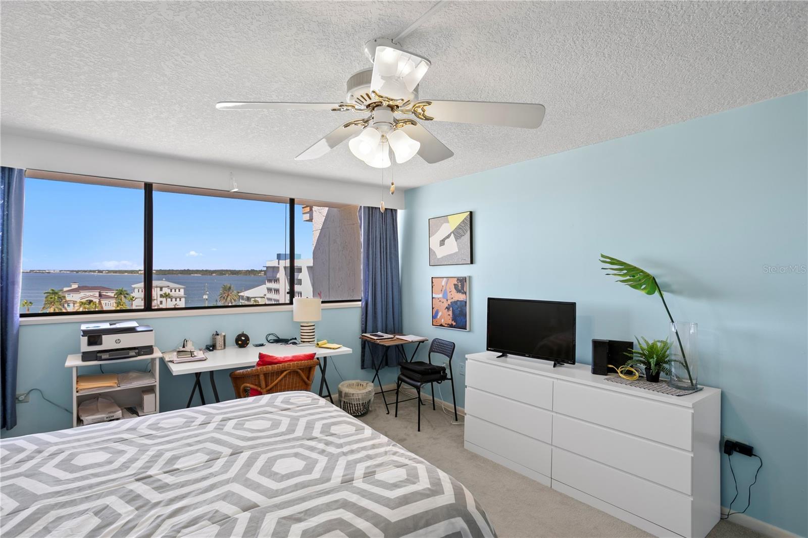 TREASURE ISLAND TENNIS & YACHT CLUB - Residential