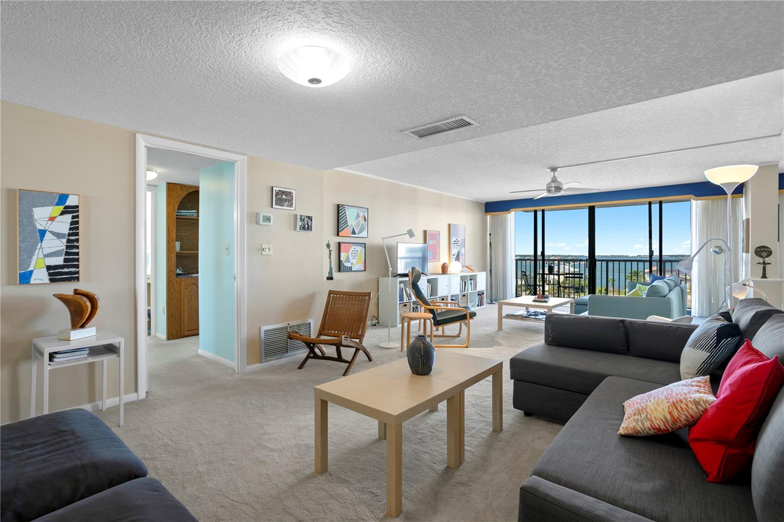 TREASURE ISLAND TENNIS & YACHT CLUB - Residential