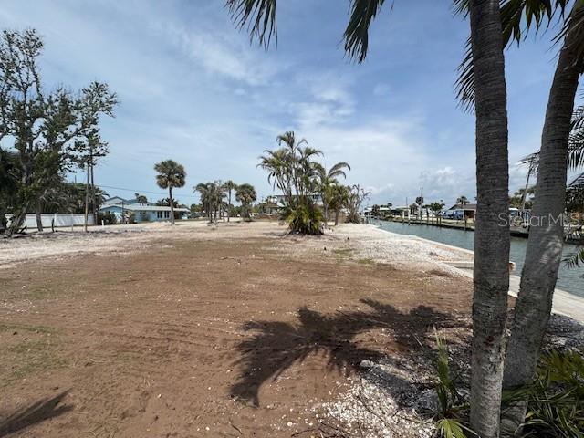 HOLIDAY SHORES - Land