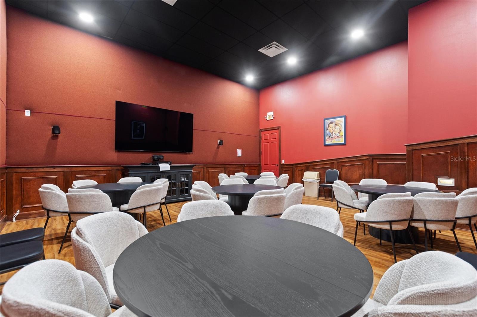 VIENNA SQUARE PH I - Residential