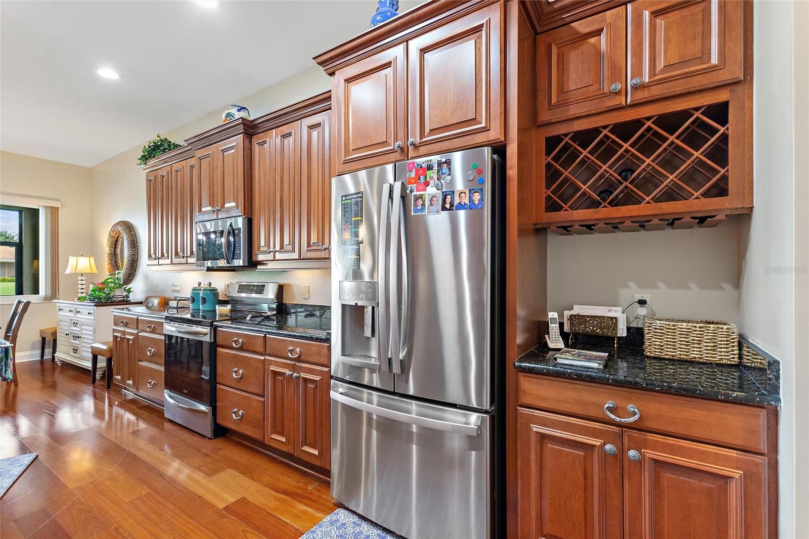 VIENNA SQUARE PH I - Residential