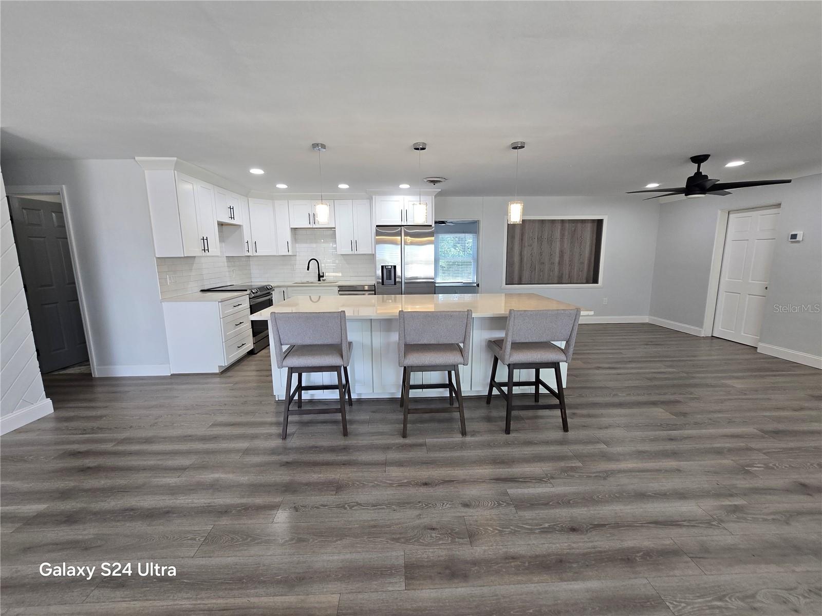 KENNETH CITY - Residential Lease