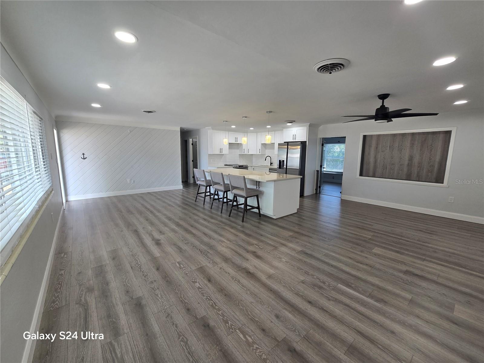 KENNETH CITY - Residential Lease