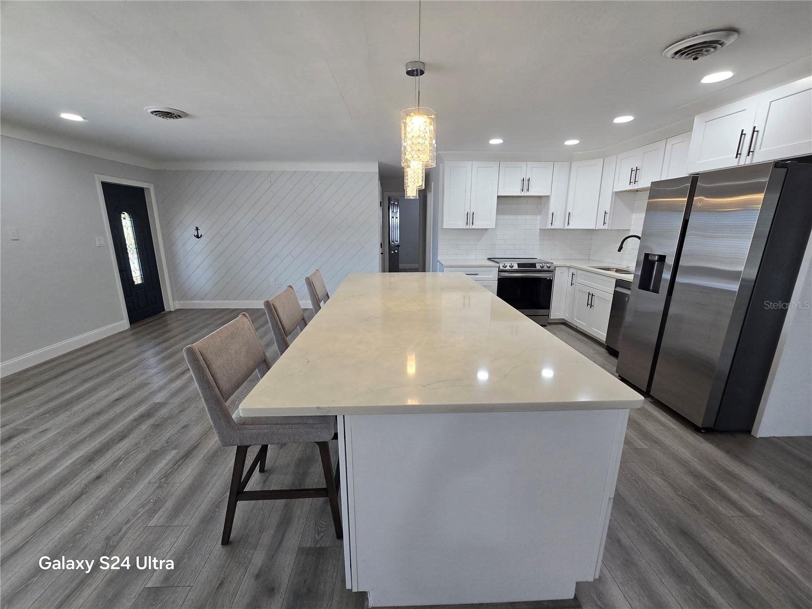 KENNETH CITY - Residential Lease