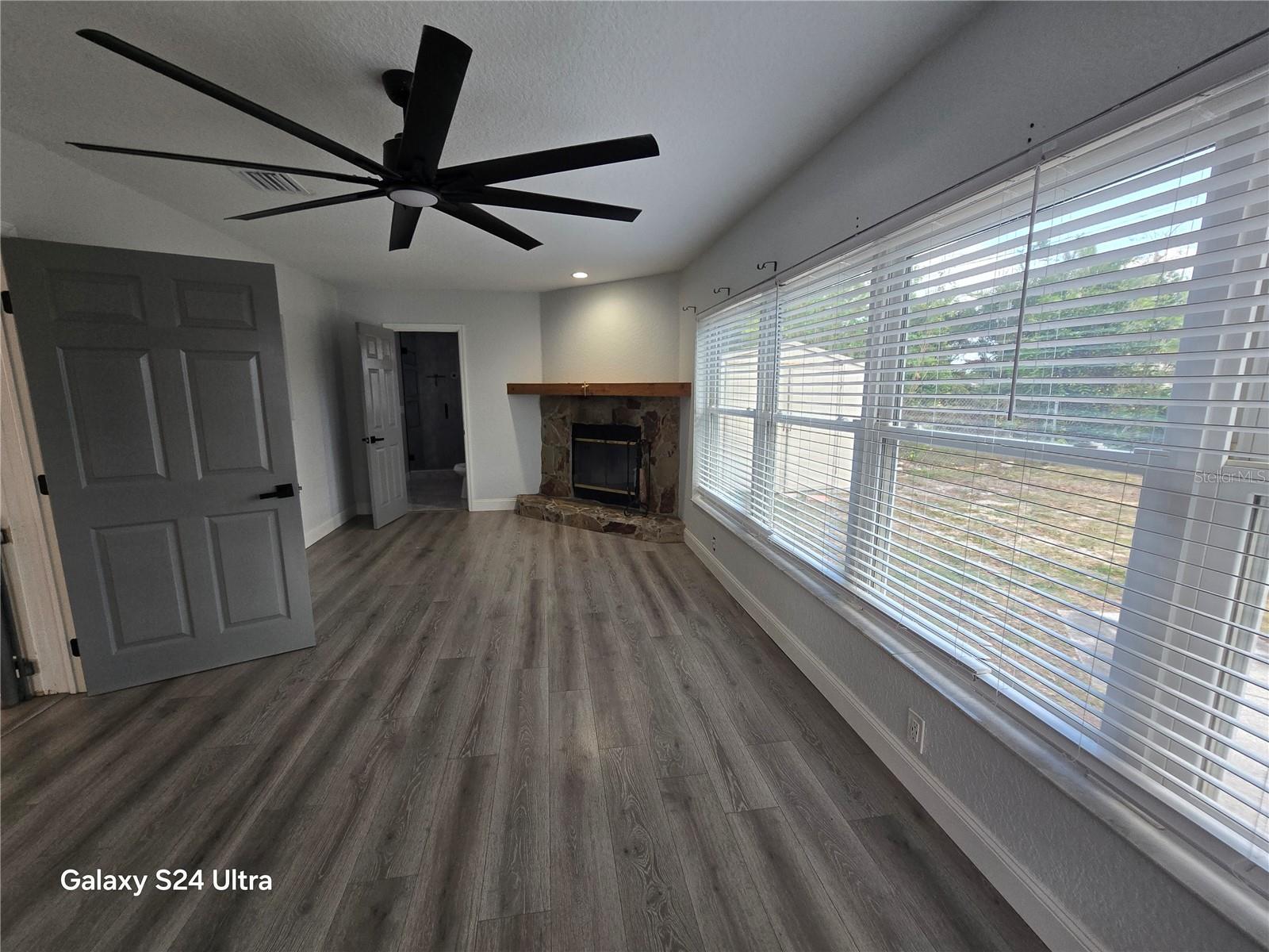 KENNETH CITY - Residential Lease