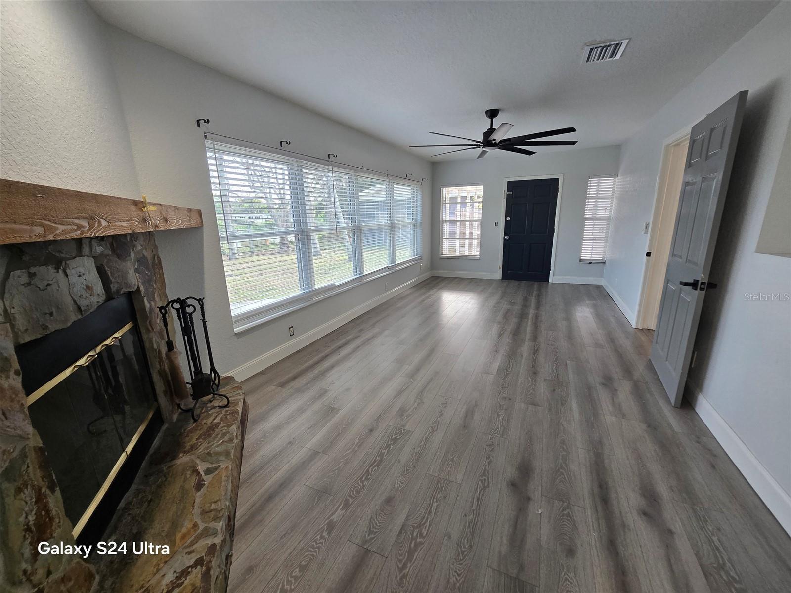 KENNETH CITY - Residential Lease