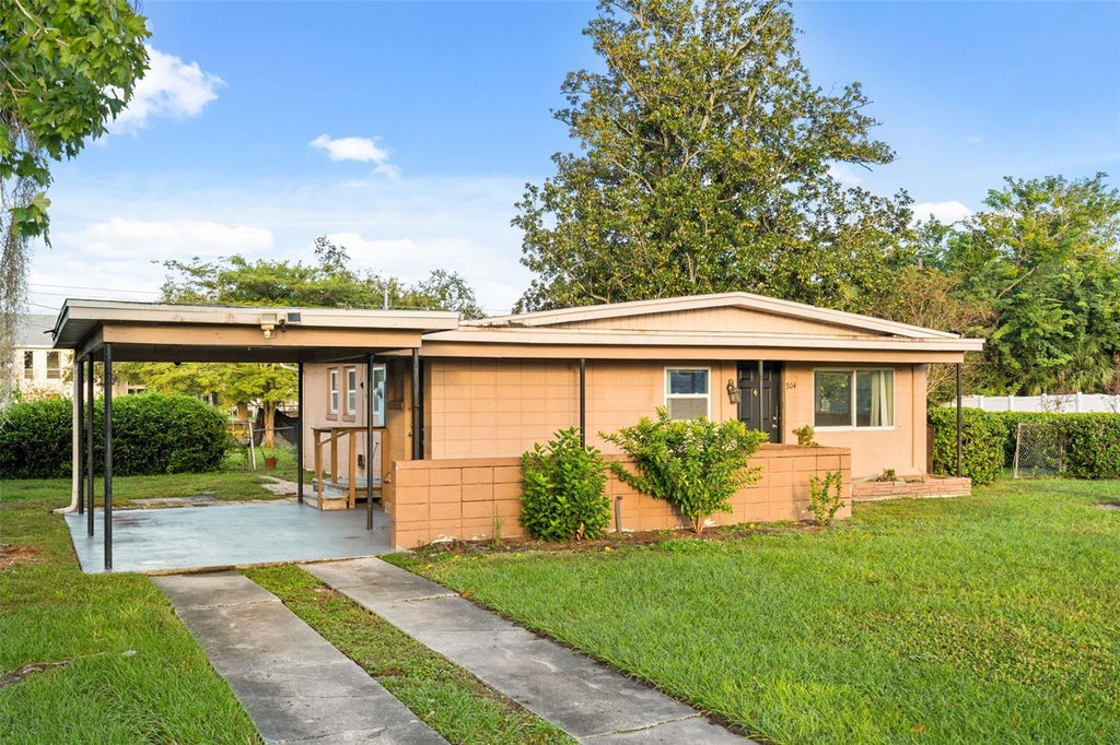 Photo of 304 Cosmos Drive, Orlando, FL 32807 (MLS # O6452981)