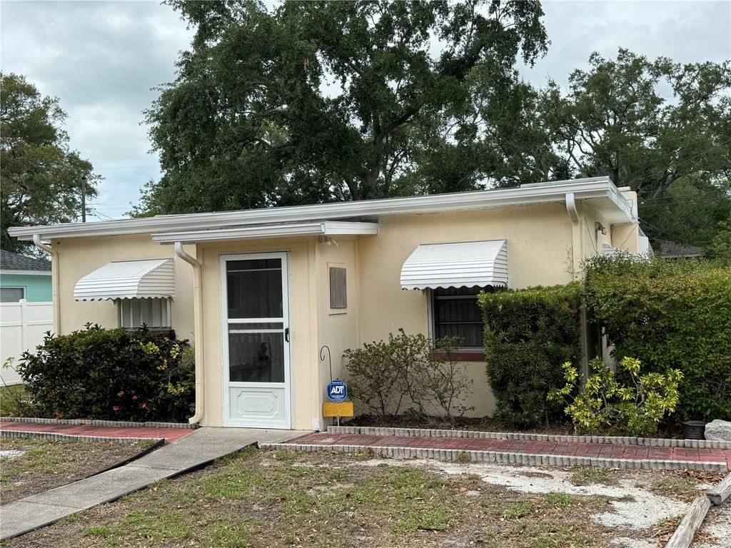 Photo of 542 Roanoke Street, Dunedin, FL 34698 (MLS # W7884709)