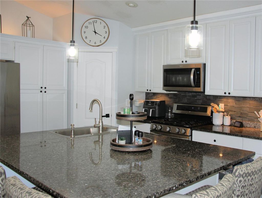 Photo of 5825 Meadowpark Place, Lithia, FL 33547 (MLS # TB8467865)