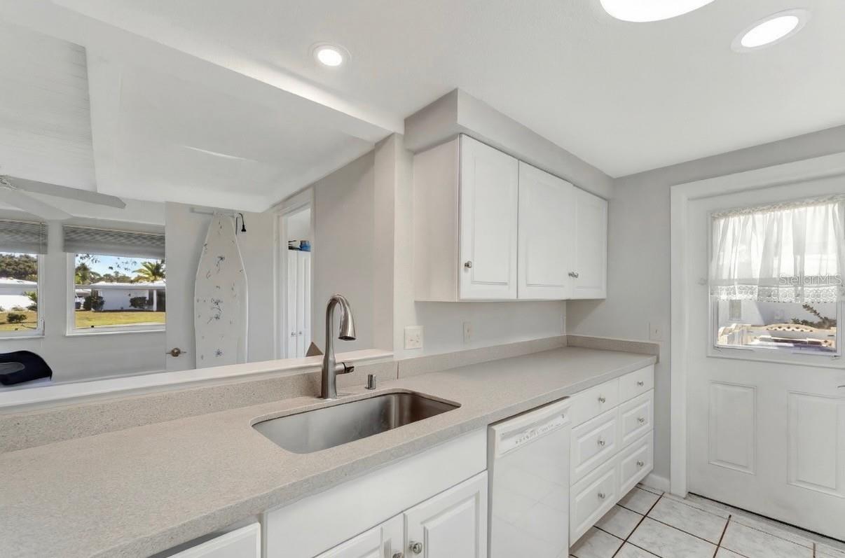 CIRCLE WOODS OF VENICE 1 - Residential