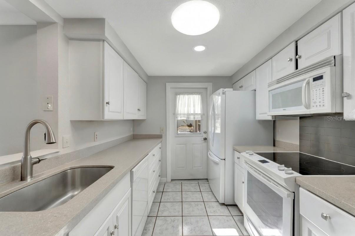 CIRCLE WOODS OF VENICE 1 - Residential