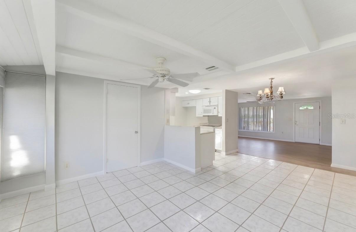 CIRCLE WOODS OF VENICE 1 - Residential