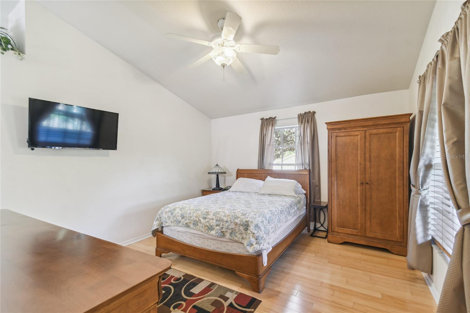 TREEHOUSES AT MOHR LOOP - Residential Lease