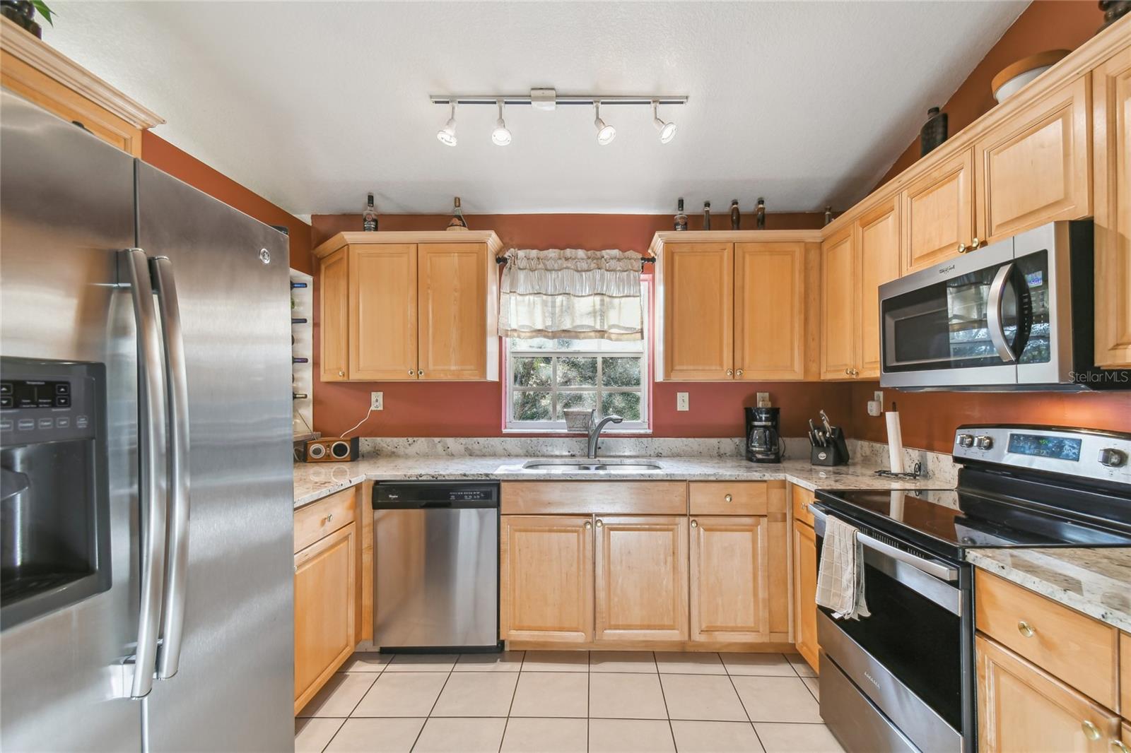 TREEHOUSES AT MOHR LOOP - Residential Lease