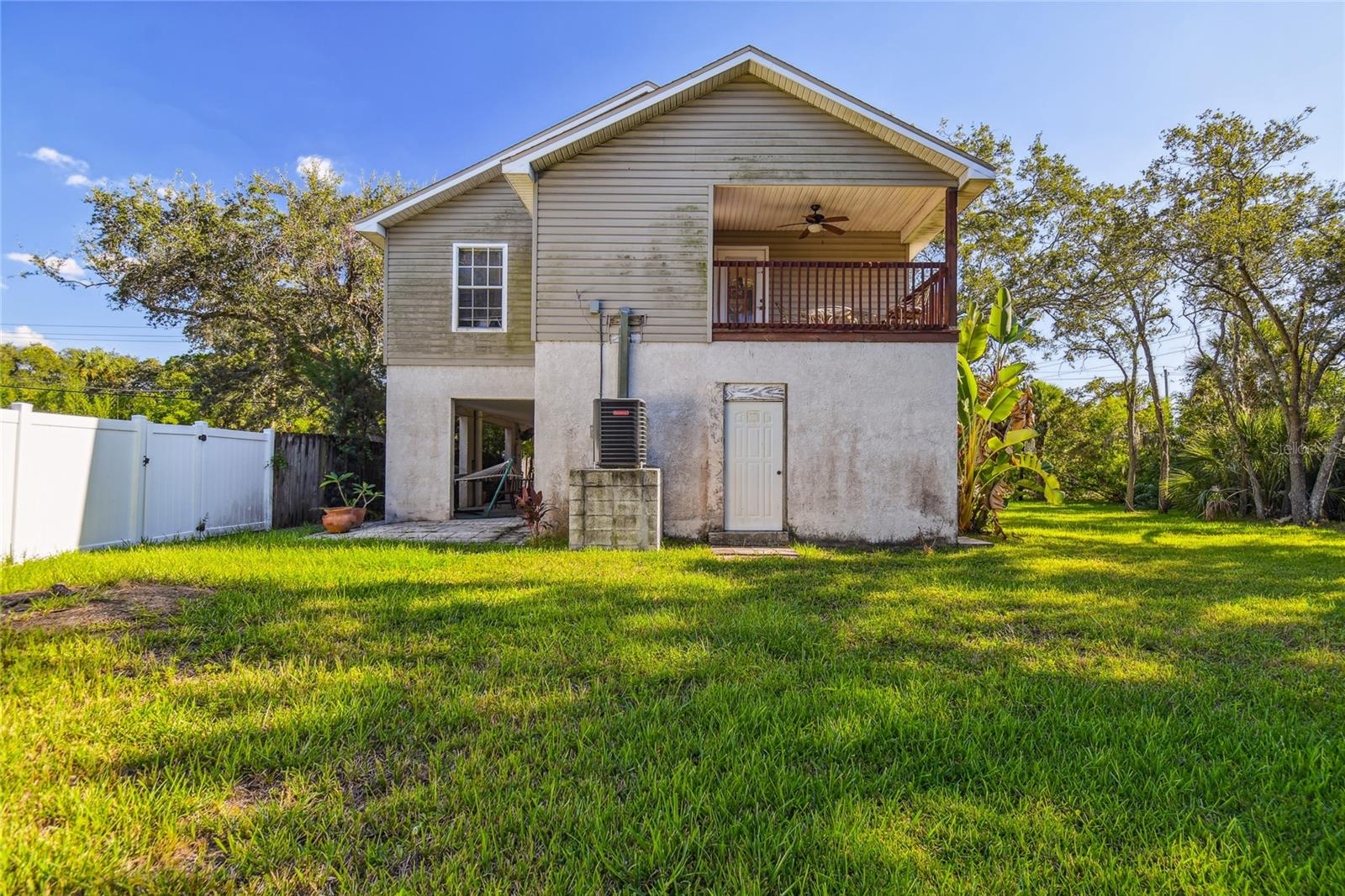 TREEHOUSES AT MOHR LOOP - Residential Lease