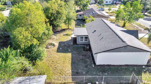 A home in DELAND