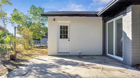 A home in DELAND