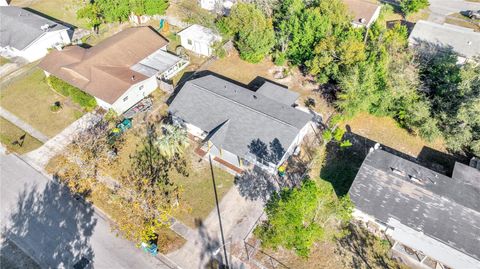 A home in DELAND