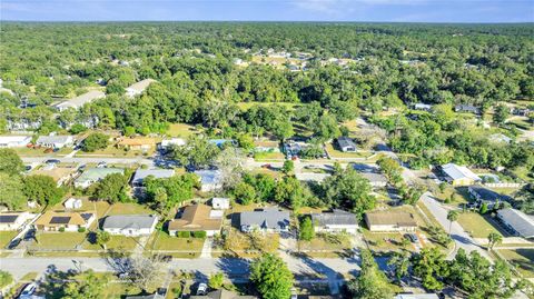 A home in DELAND