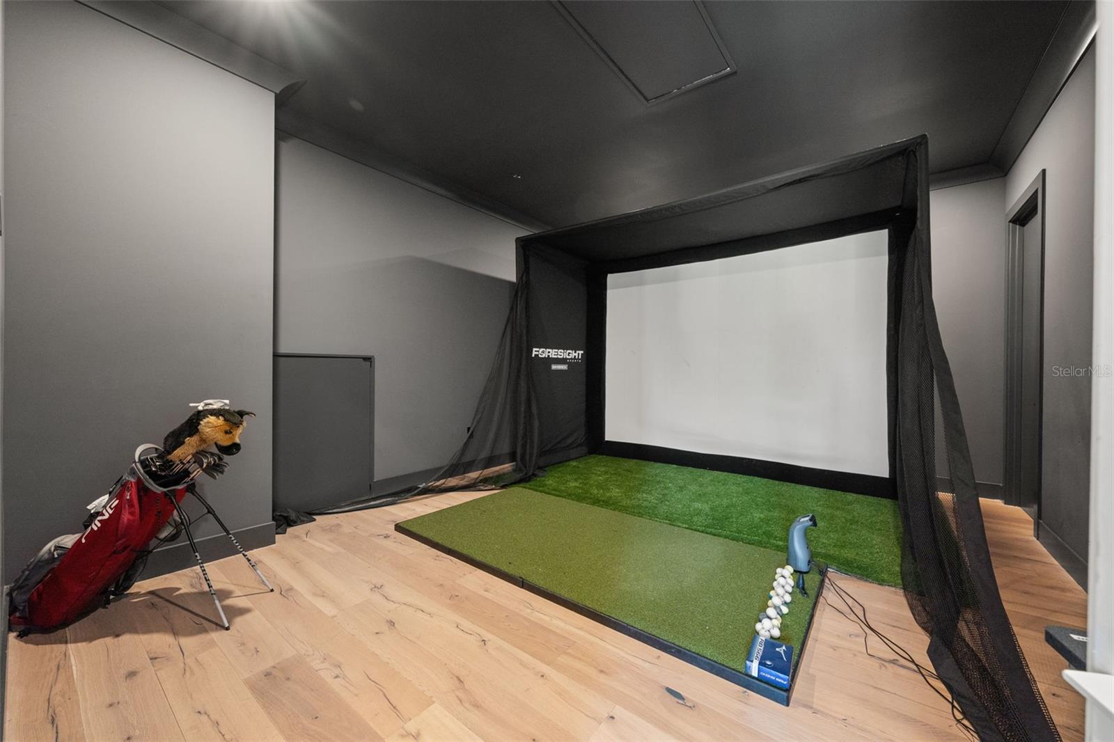 OYSTER BAY ESTATES - Residential