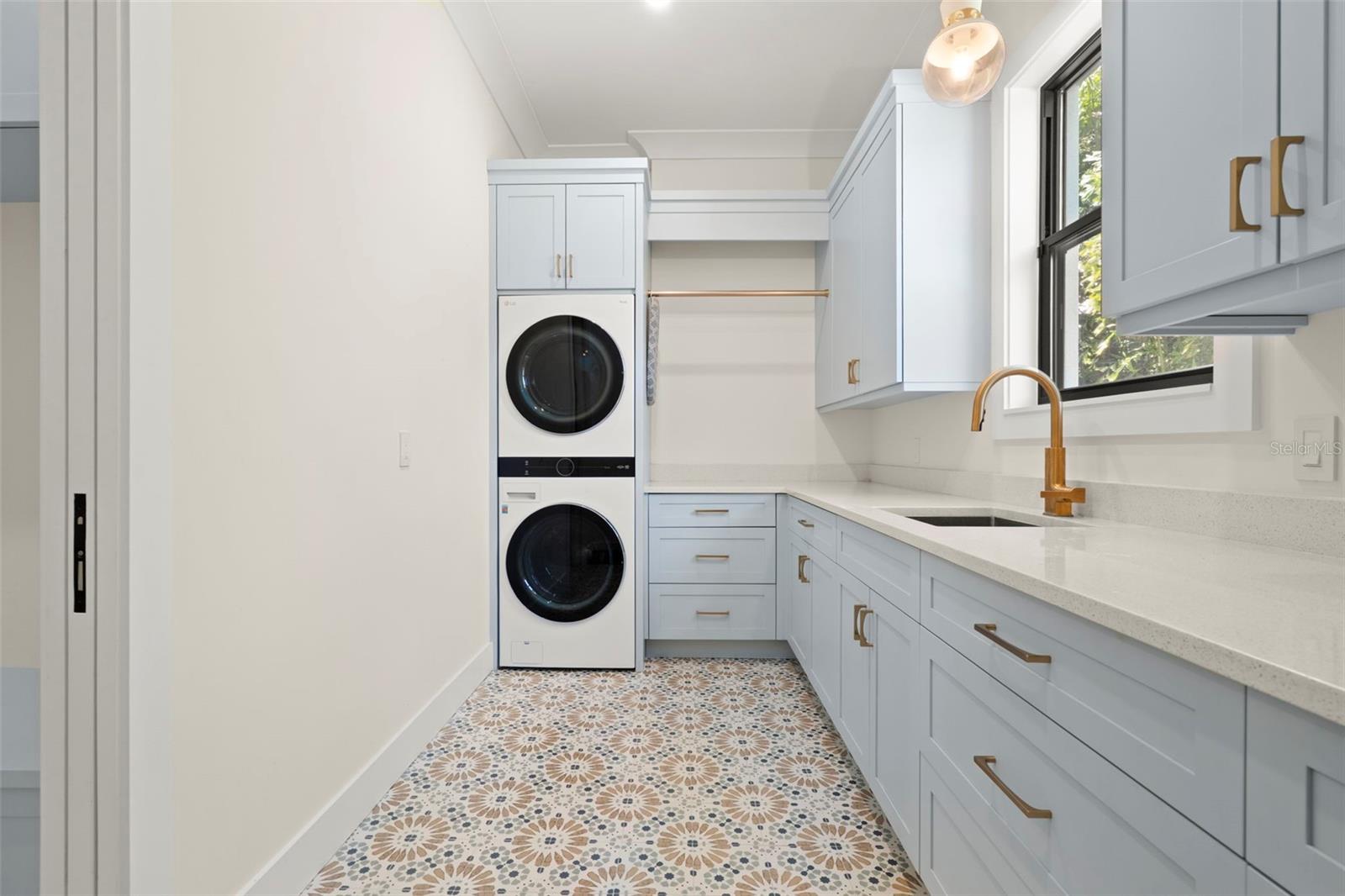 OYSTER BAY ESTATES - Residential