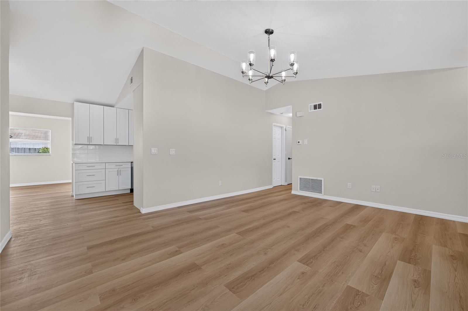 631 STANFORD DRIVE