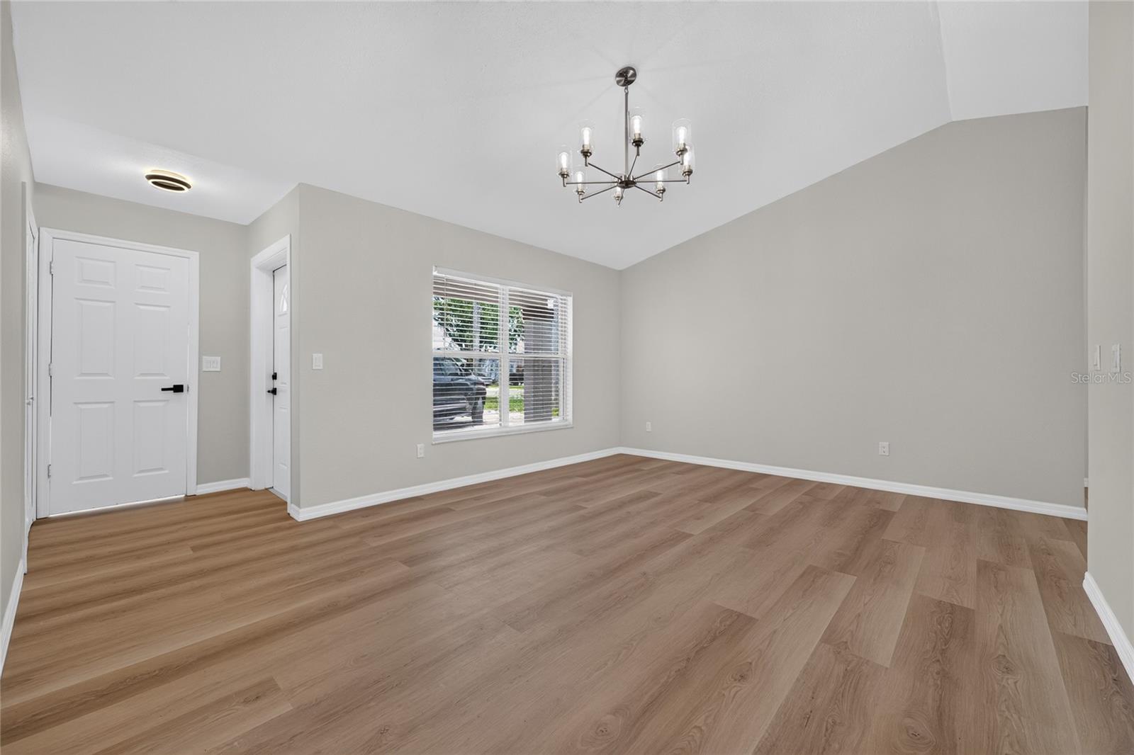 631 STANFORD DRIVE