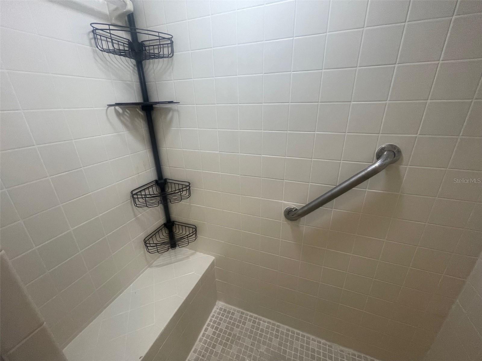 PINE RUN ESTATE - Residential Lease