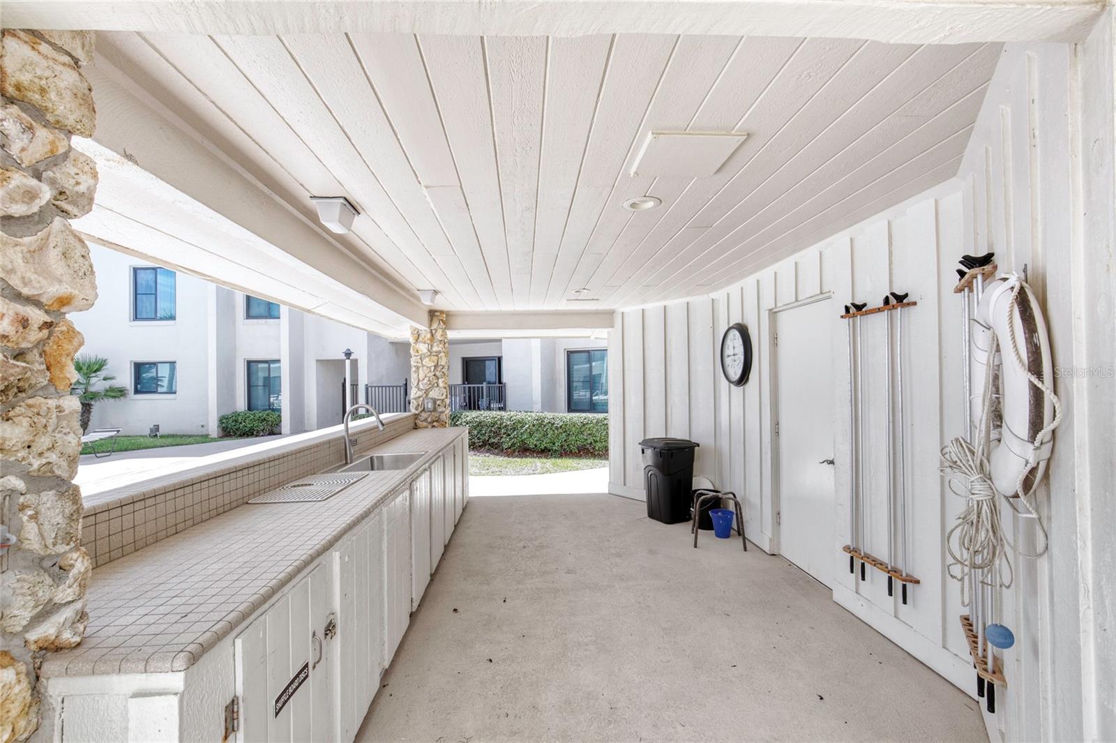 INDIES HOUSE CONDO - Residential
